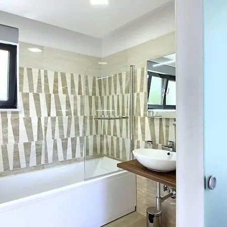 Luxoria With Private Pool And Jacuzzi *