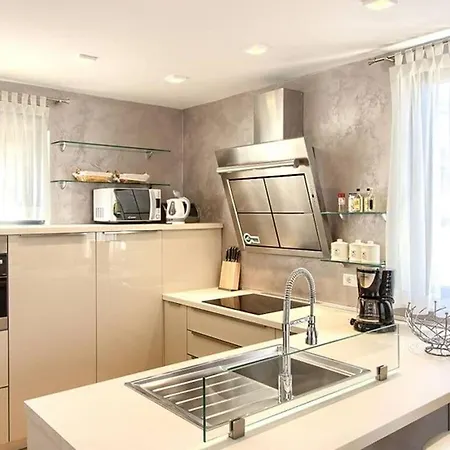 Luxoria With Private Pool And Jacuzzi Pjescana Uvala