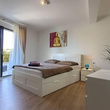 Luxoria With Private Pool And Jacuzzi Hébergement de vacances Pjescana Uvala