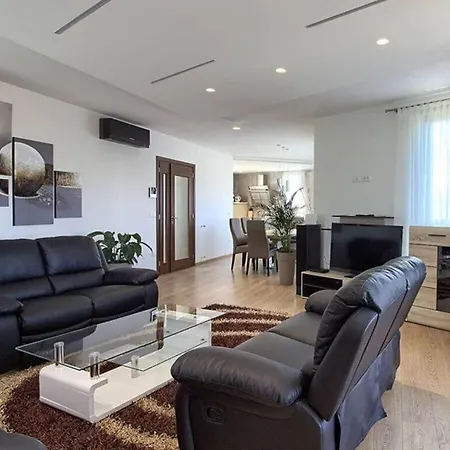 Luxoria With Private Pool And Jacuzzi *