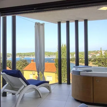 Luxoria With Private Pool And Jacuzzi Casa vacanze Pjescana Uvala