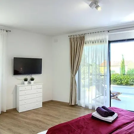 Hébergement de vacances Luxoria With Private Pool And Jacuzzi Pjescana Uvala